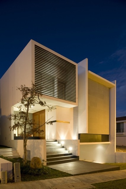 Современный дизайн экстерьера городского дома