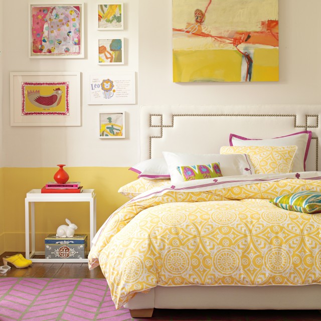 Яркий дизайн детской комнаты в желтых тонах