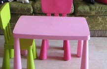Детский розовый столик