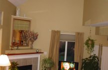 Фотография гостиной комнаты в кремовом цвете