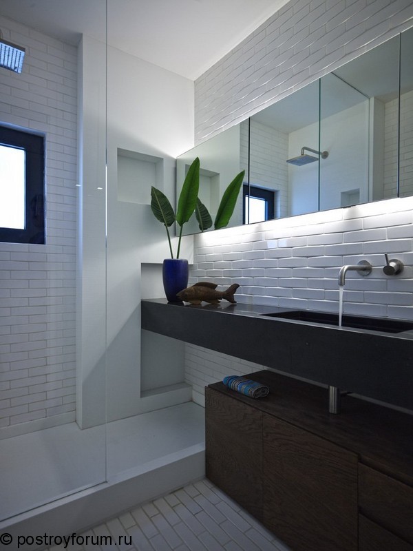Черно белый дизайн ванной комнаты