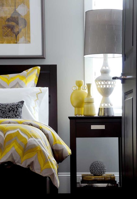 Дизайн спальни в бело-желтых тонах