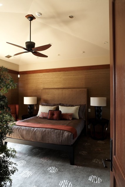 Современный дизайн спальной в коричневом цвете