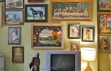 Картинная галерея и телевизор